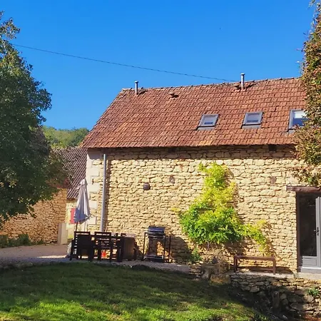 Le Sorbier, Avec Piscine Apartament