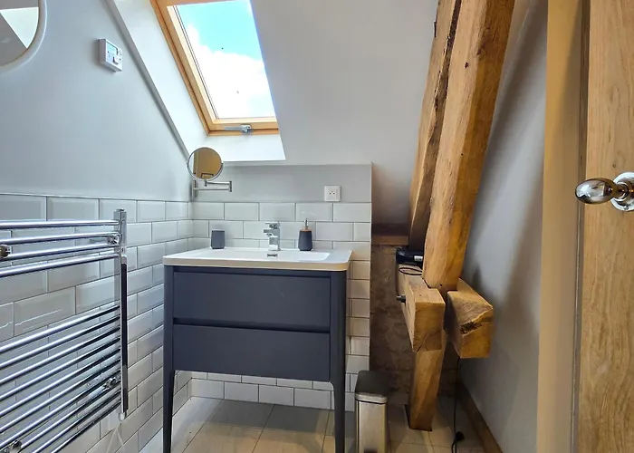 Le Sorbier, Avec Piscine *